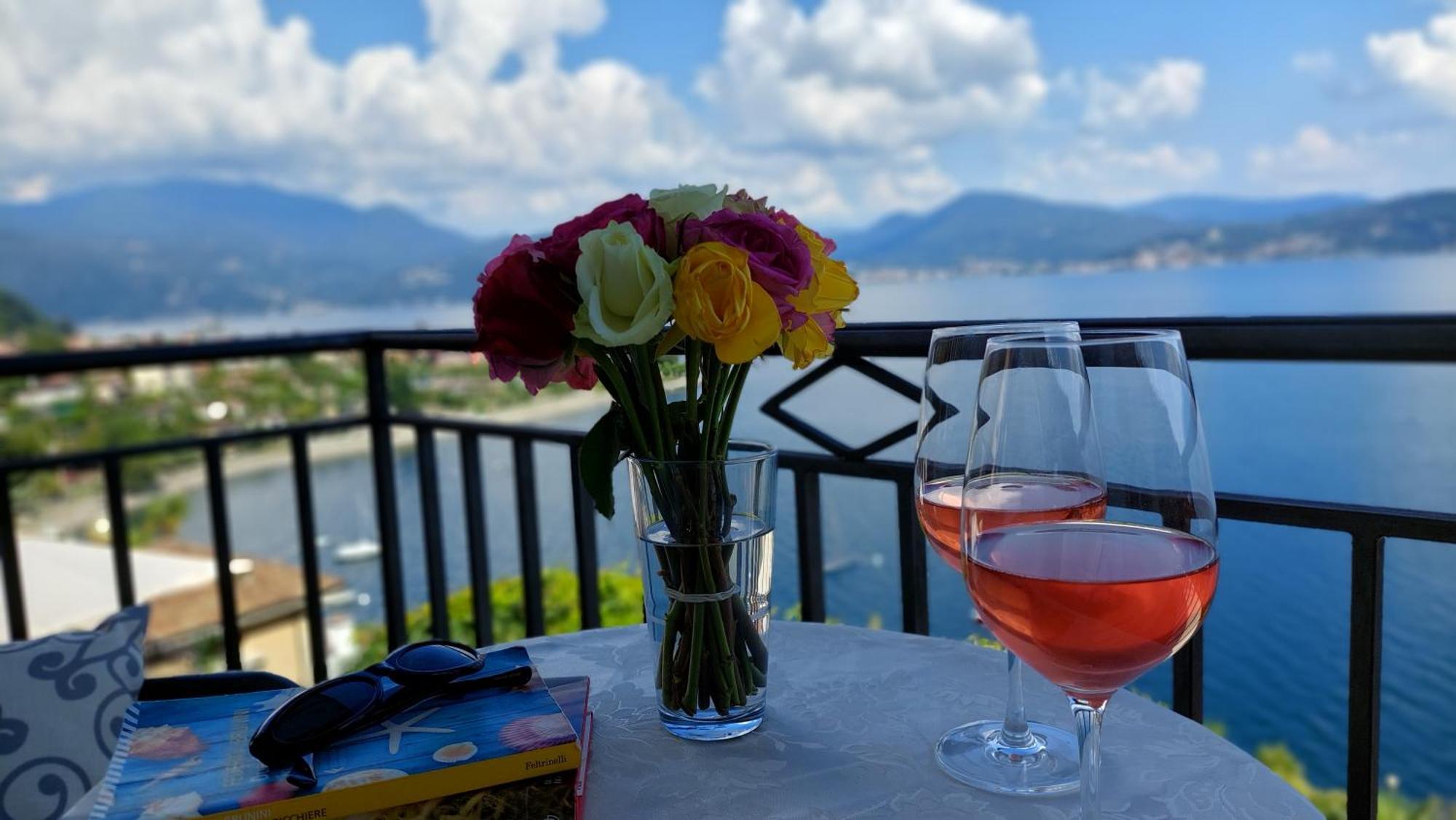 Hotel La Rondinella 카네로 리비에라 외부 사진